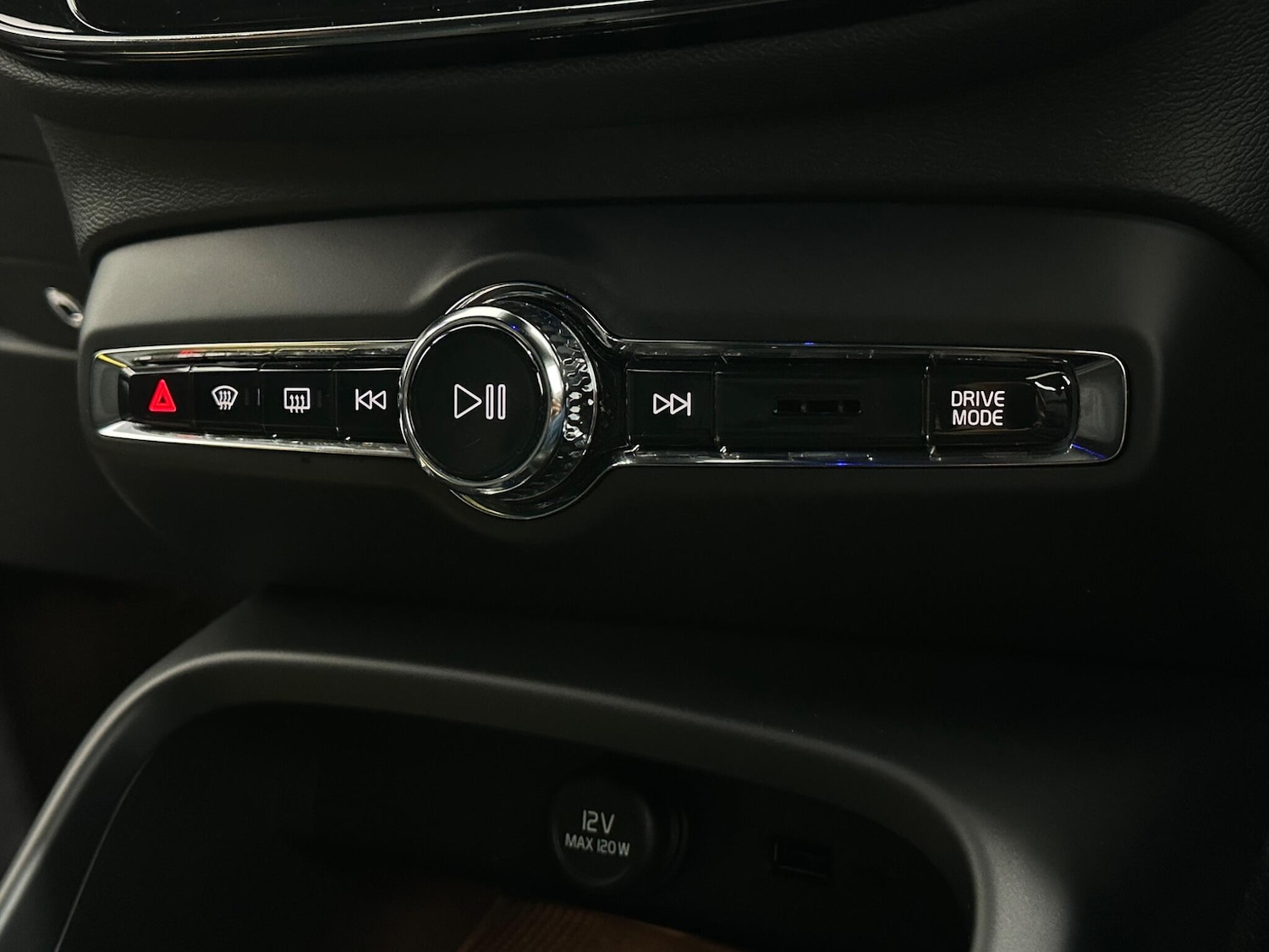 Used Volvo XC40 2020 for sale - 76878866: Photo 21