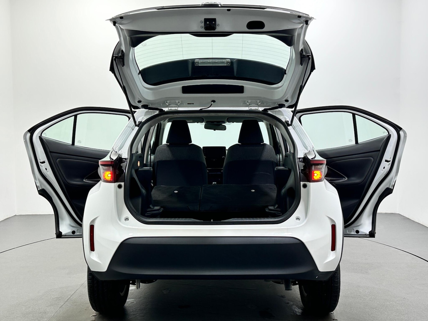 Used Toyota Yaris Cross 2022 for sale - 77625043: Photo 40