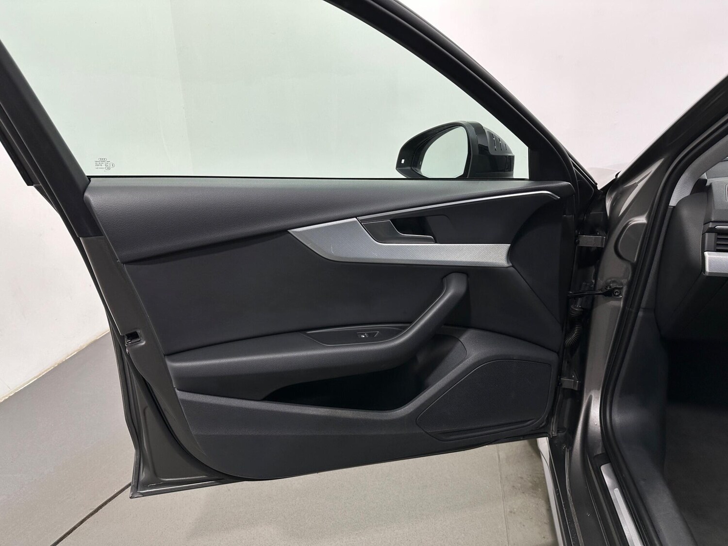 Used Audi A4 Avant for sale - 77993493: Photo 37