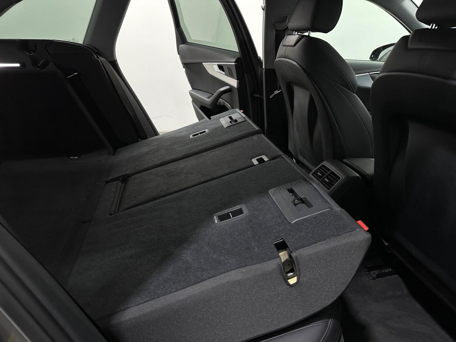 Used Audi A4 Avant for sale - 77993493: Photo 47