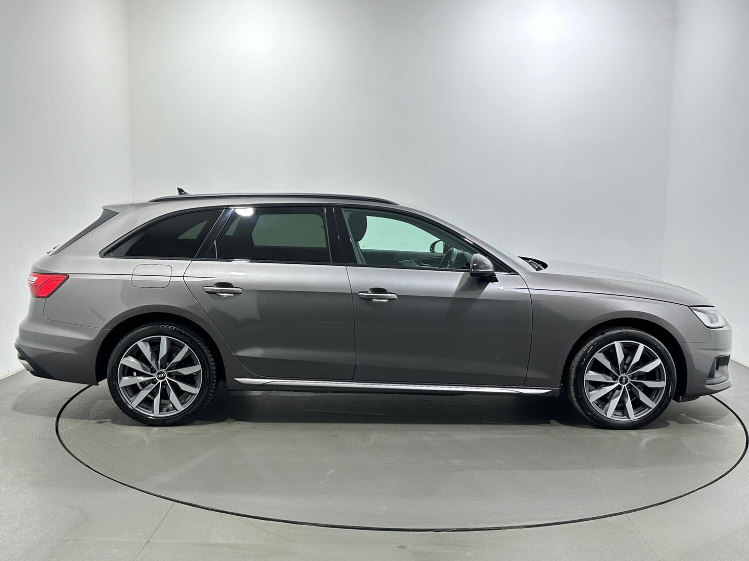 Used Audi A4 Avant for sale - 77993493: Photo 9