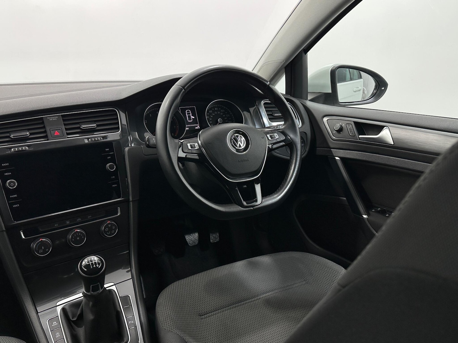 Used Volkswagen Golf 2019 for sale - 76878481: Photo 11