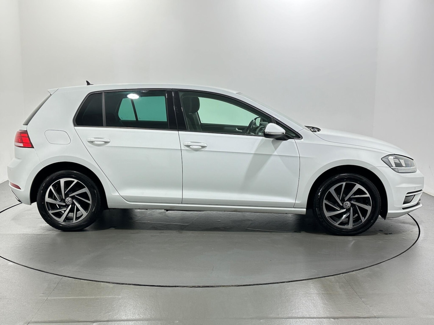 Used Volkswagen Golf 2019 for sale - 76878481: Photo 9
