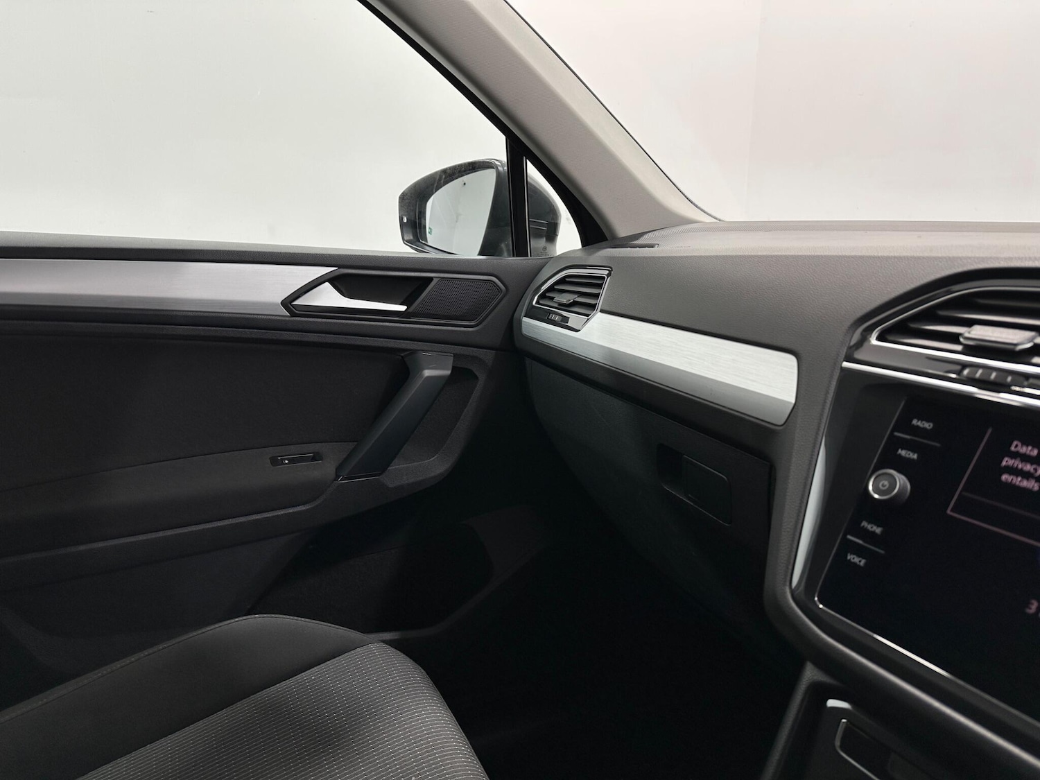 Used Volkswagen Tiguan 2021 for sale - 76878529: Photo 25