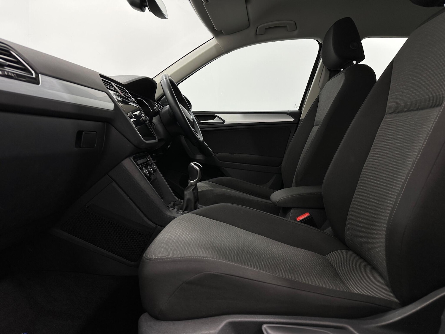 Used Volkswagen Tiguan 2021 for sale - 76878529: Photo 32