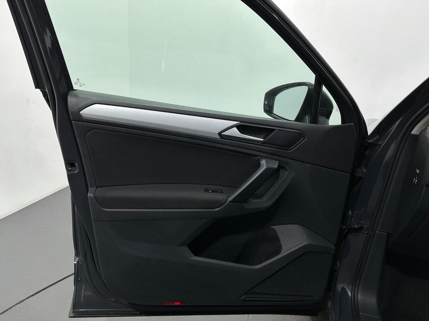 Used Volkswagen Tiguan 2021 for sale - 76878529: Photo 34