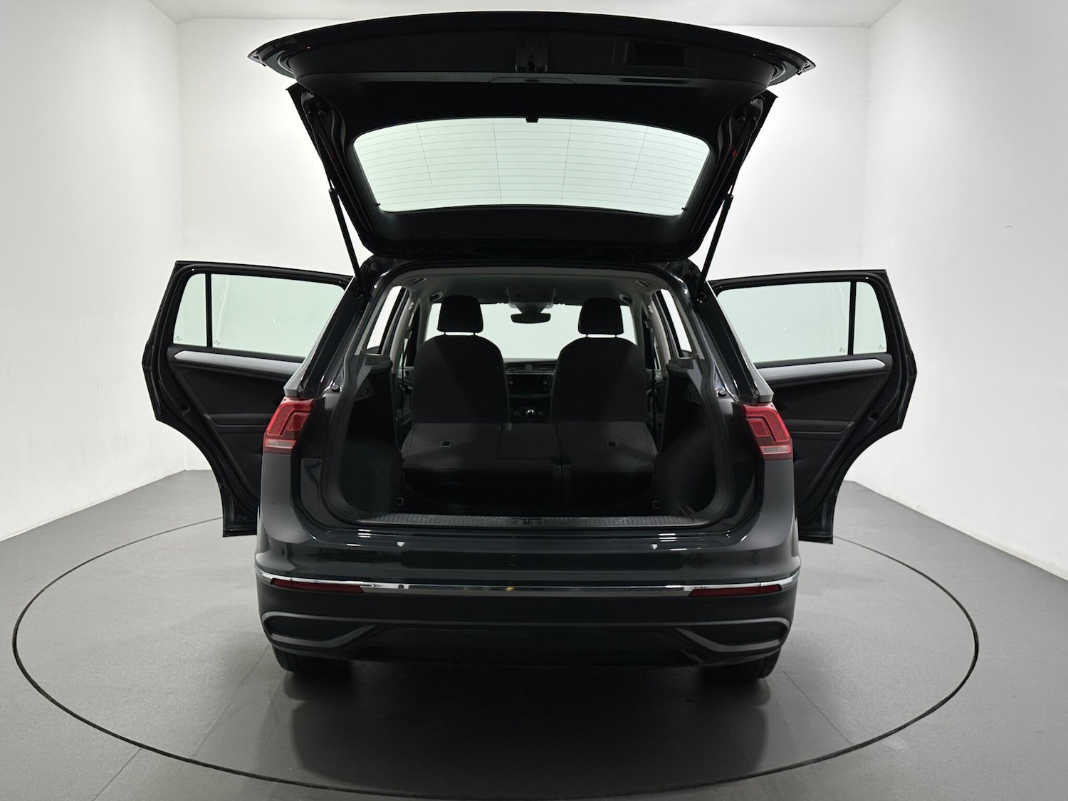 Used Volkswagen Tiguan 2021 for sale - 76878529: Photo 41