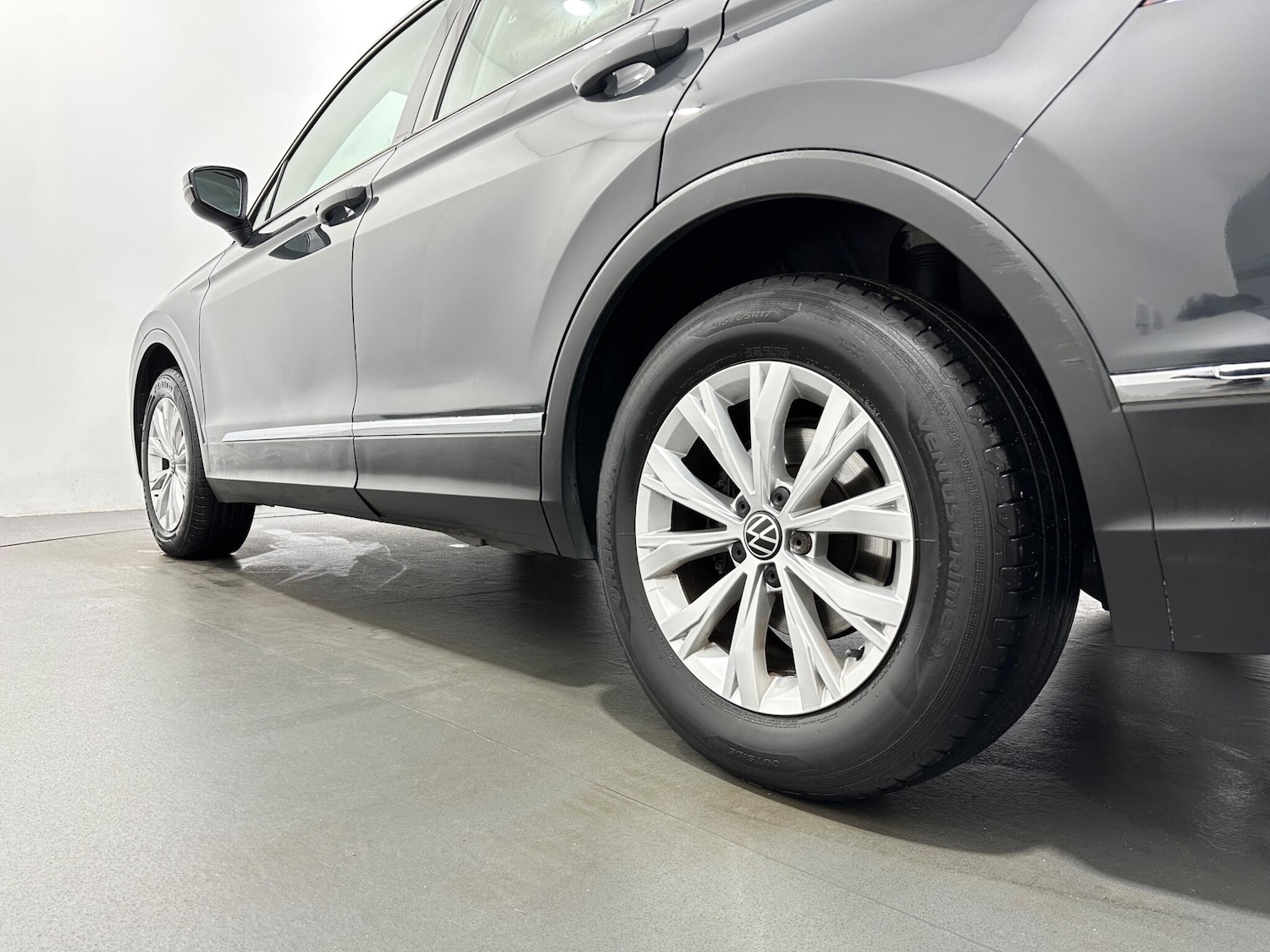 Used Volkswagen Tiguan 2021 for sale - 76878529: Photo 46