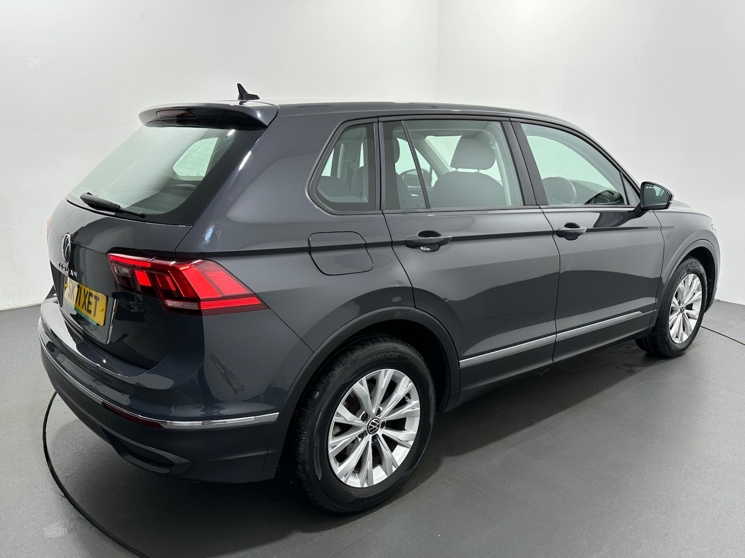 Used Volkswagen Tiguan 2021 for sale - 76878529: Photo 8