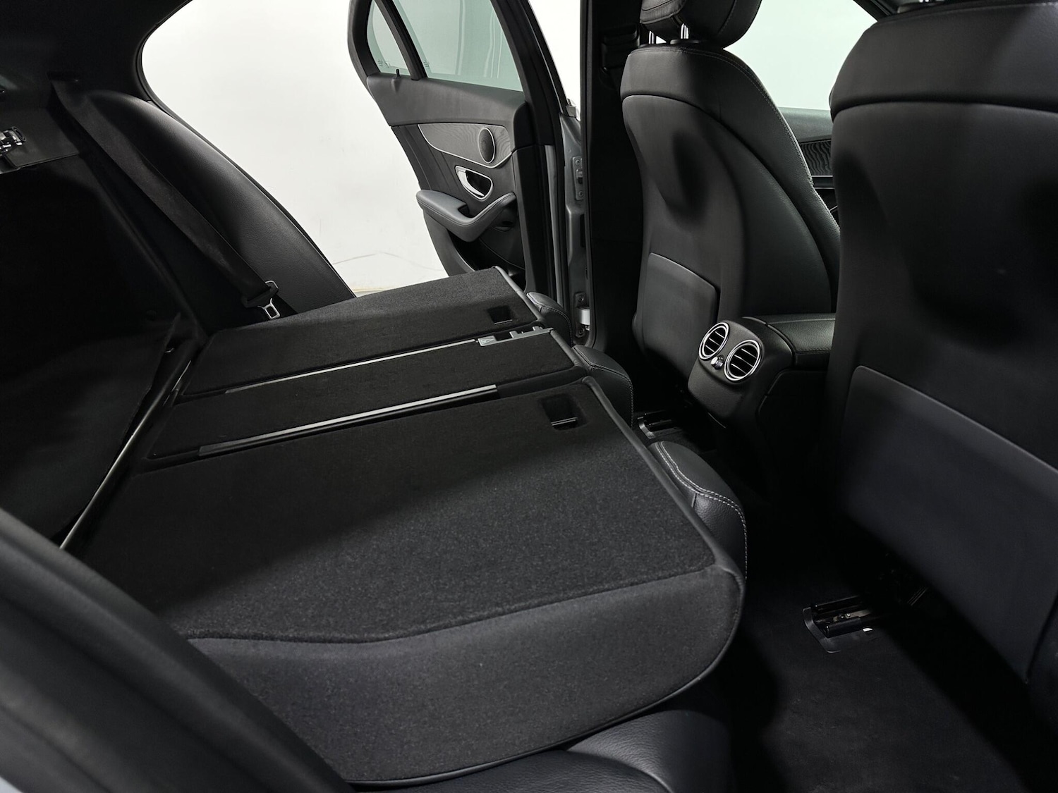 Used Mercedes-Benz C Class 2020 for sale - 77646364: Photo 47