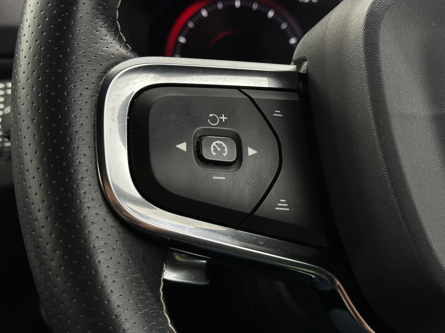 Used Volvo XC40 2020 for sale - 78204004: Photo 14