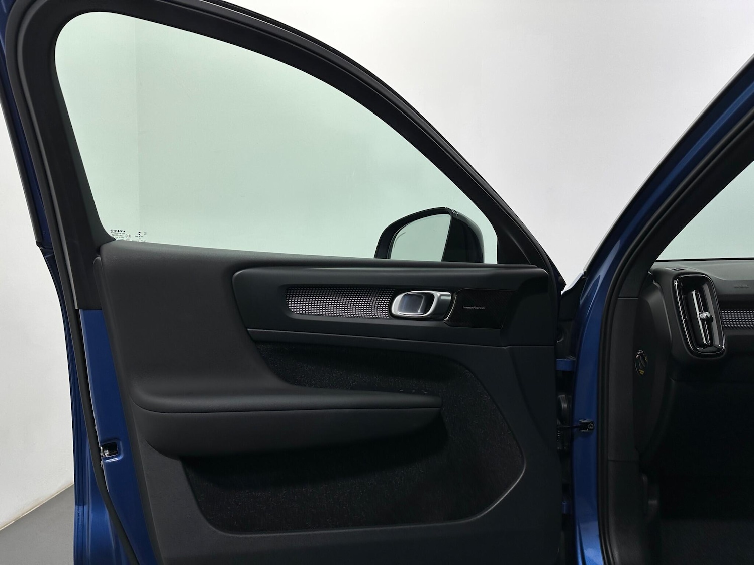 Used Volvo XC40 2020 for sale - 78204004: Photo 37