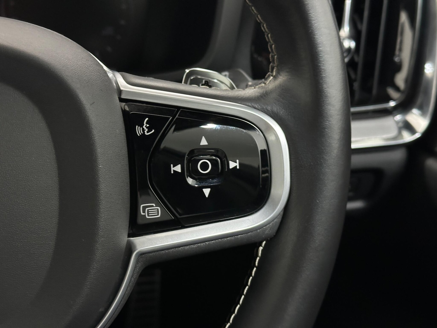 Used Volvo V60 2019 for sale - 78157452: Photo 16