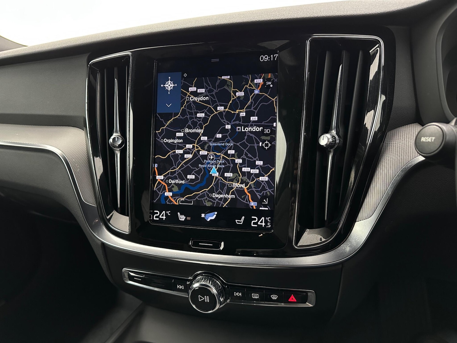 Used Volvo V60 2019 for sale - 78157452: Photo 23