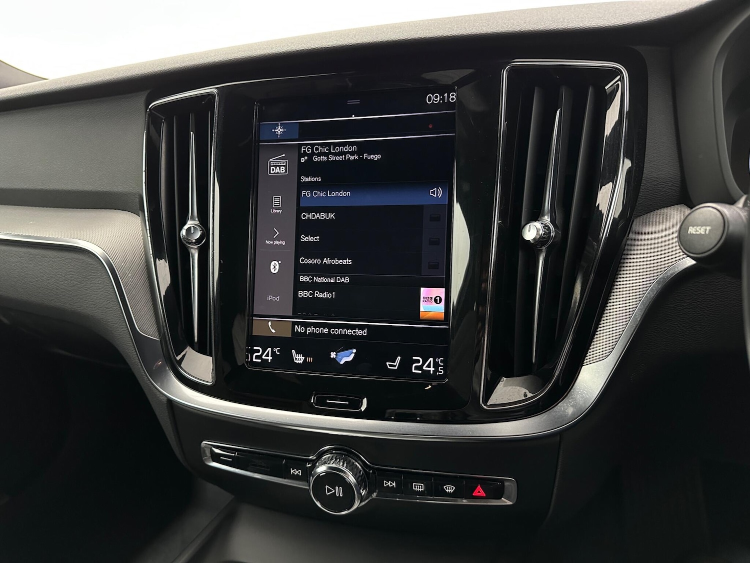 Used Volvo V60 2019 for sale - 78157452: Photo 24