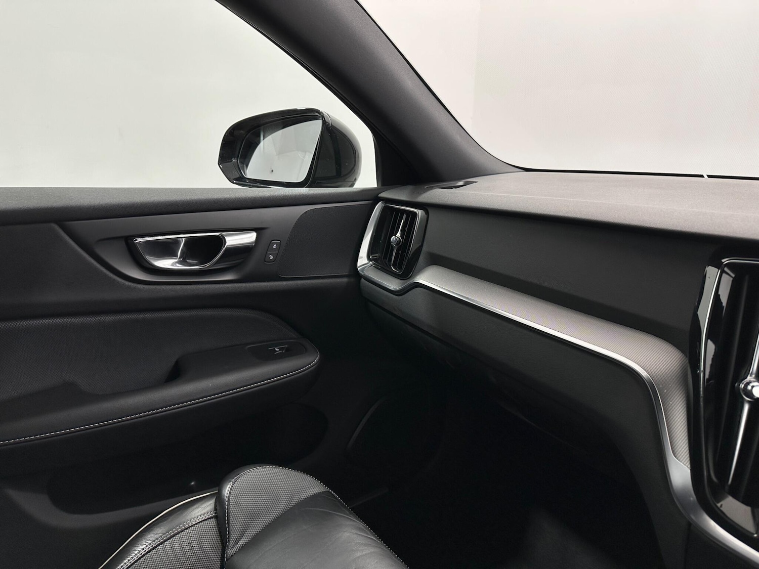 Used Volvo V60 2019 for sale - 78157452: Photo 26