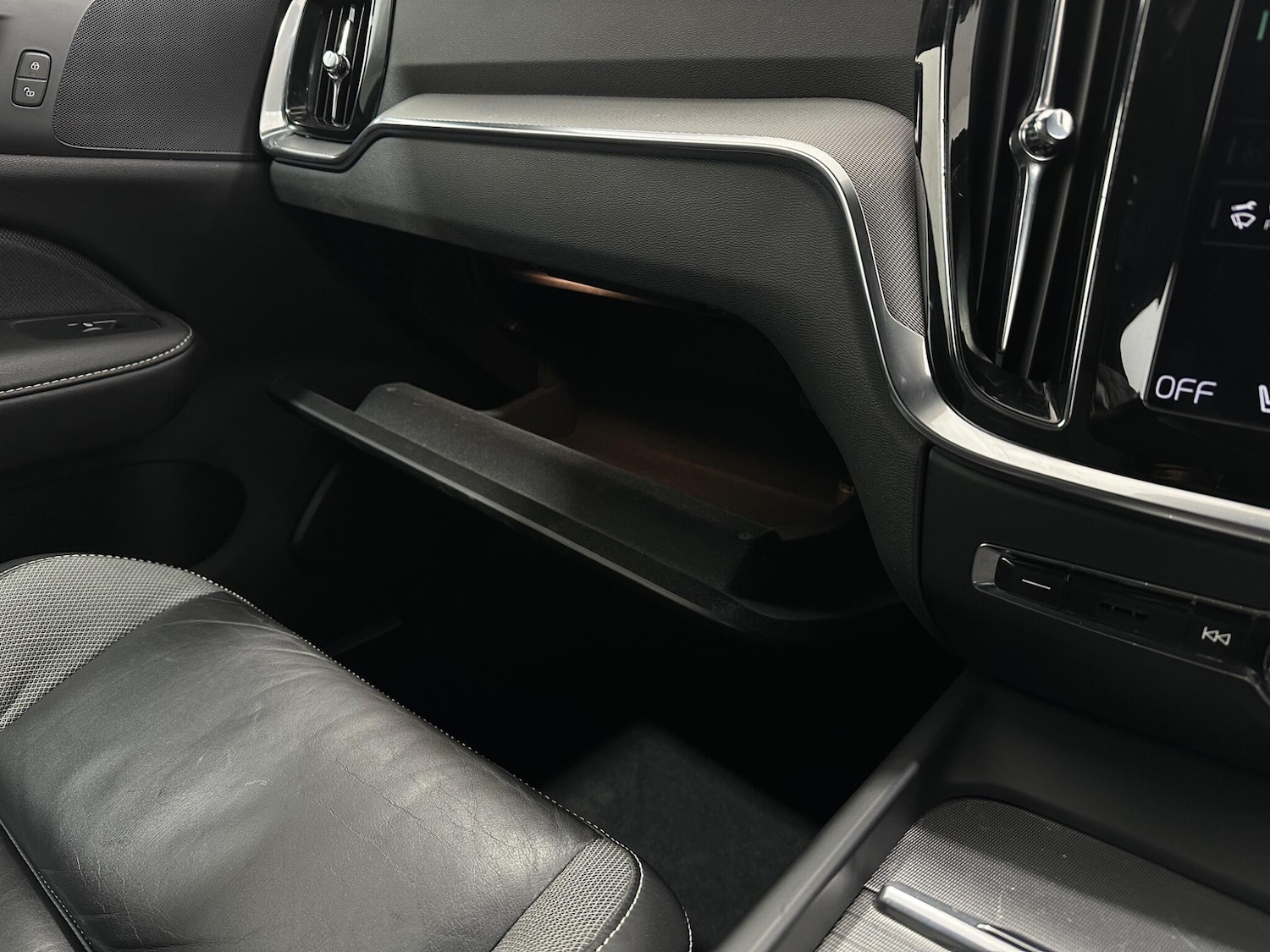 Used Volvo V60 2019 for sale - 78157452: Photo 27