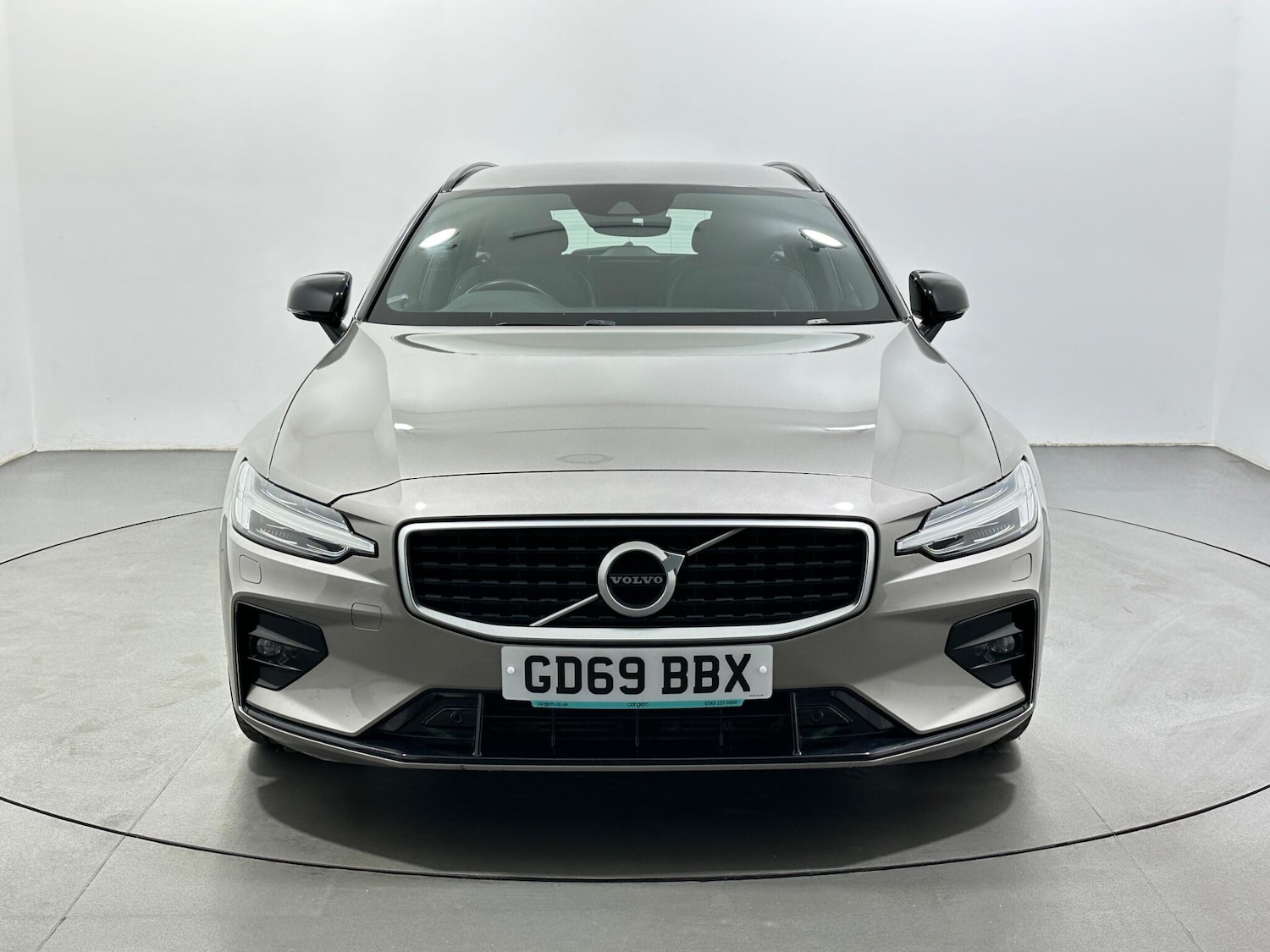 Used Volvo V60 2019 for sale - 78157452: Photo 3
