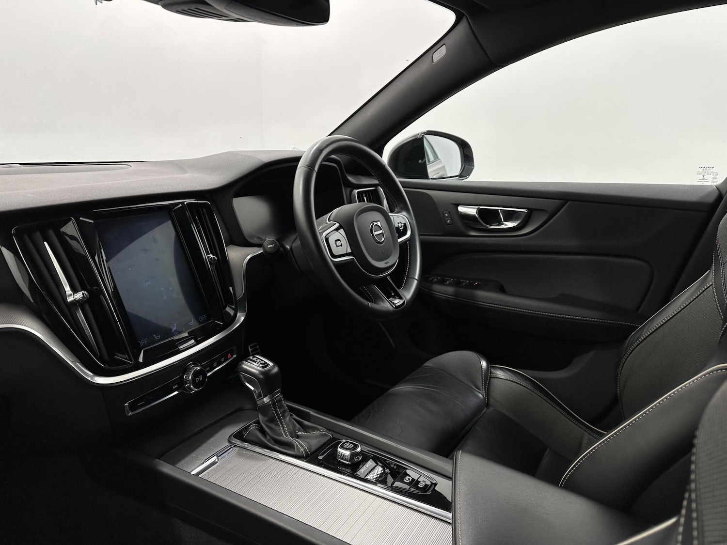 Used Volvo V60 2019 for sale - 78157452: Photo 30