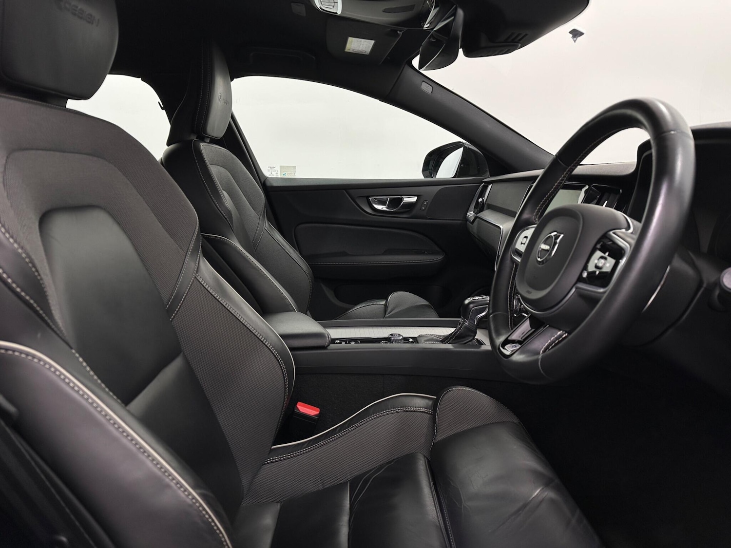 Used Volvo V60 2019 for sale - 78157452: Photo 31