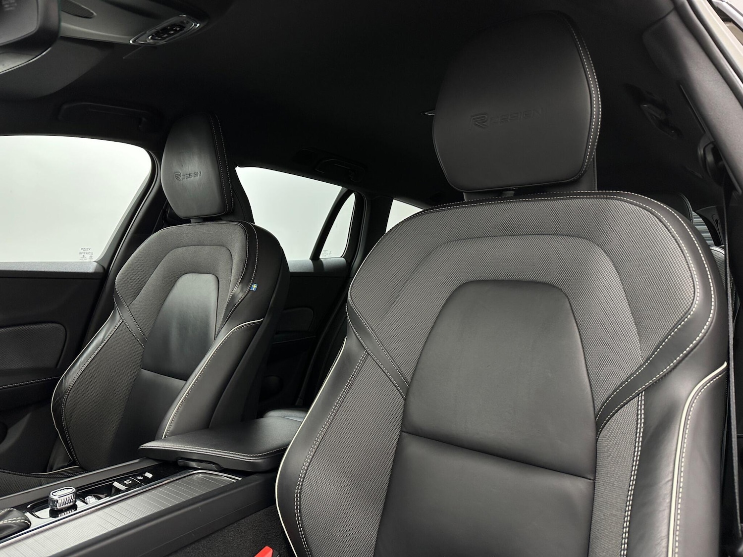 Used Volvo V60 2019 for sale - 78157452: Photo 35