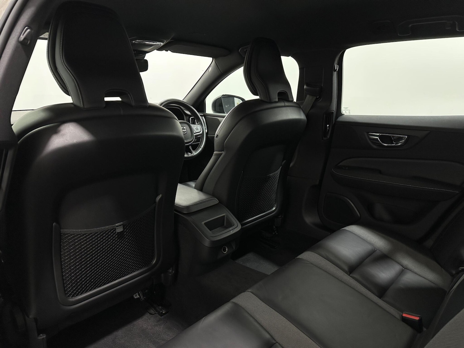 Used Volvo V60 2019 for sale - 78157452: Photo 37