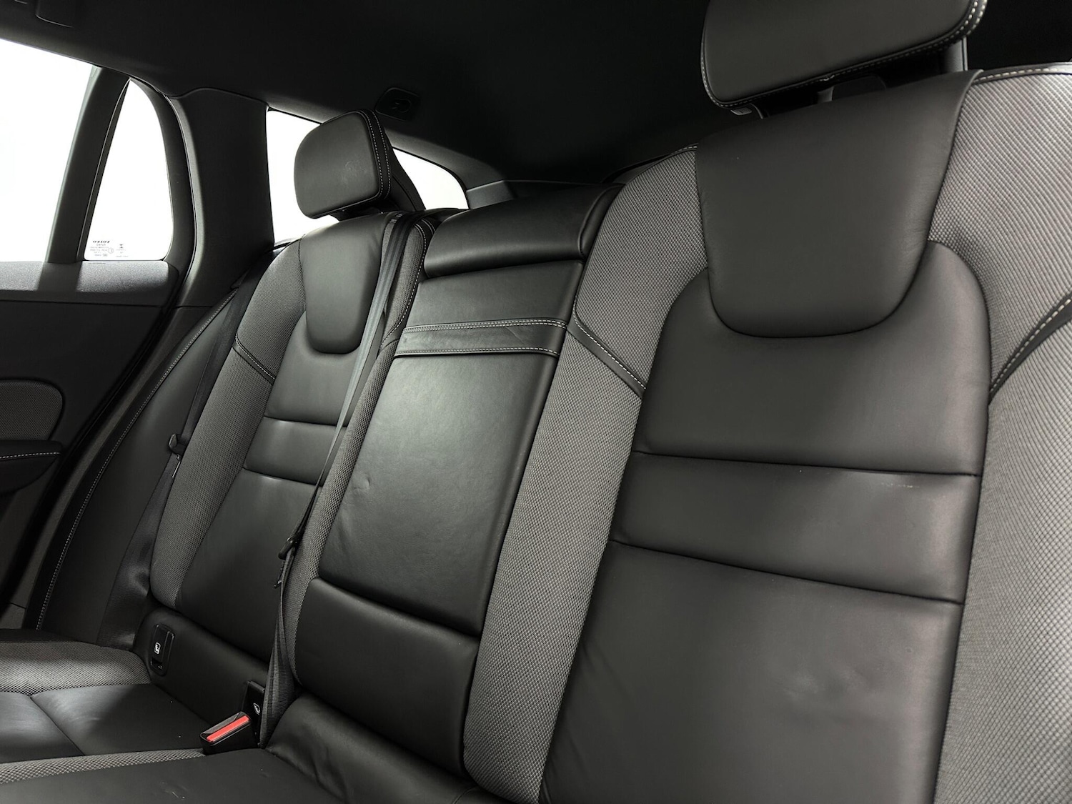 Used Volvo V60 2019 for sale - 78157452: Photo 38