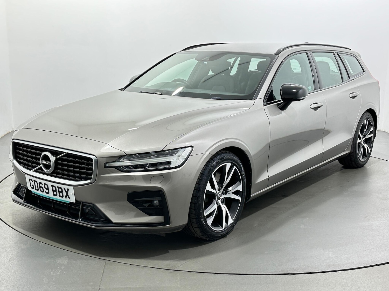 Used Volvo V60 2019 for sale - 78157452: Photo 4