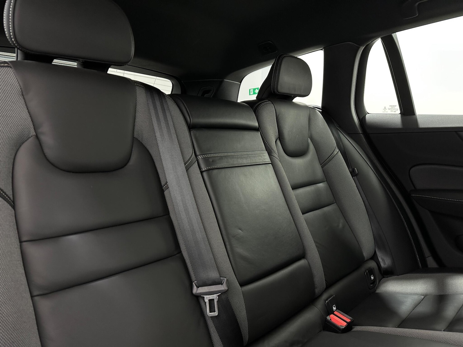 Used Volvo V60 2019 for sale - 78157452: Photo 41