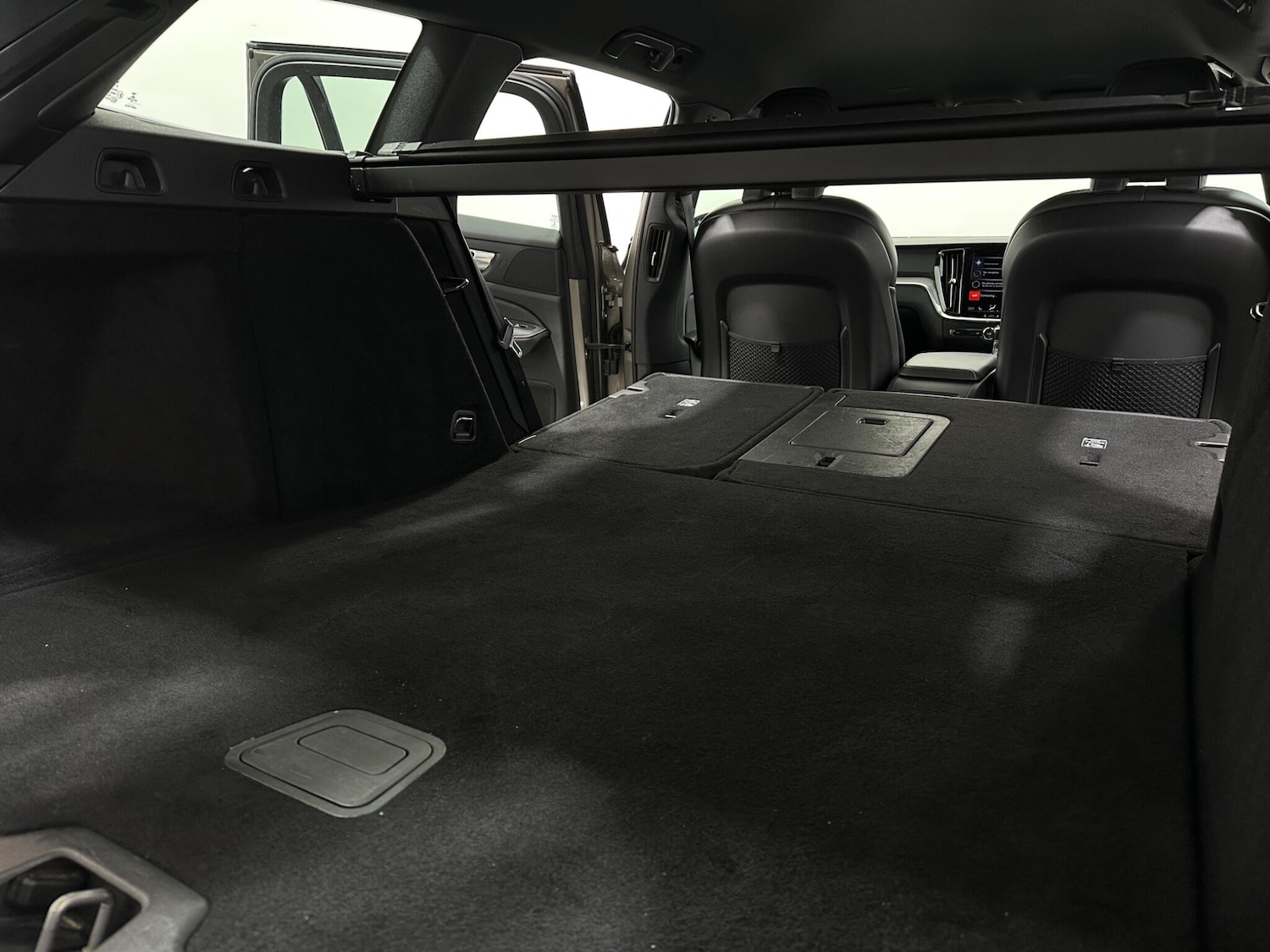 Used Volvo V60 2019 for sale - 78157452: Photo 44