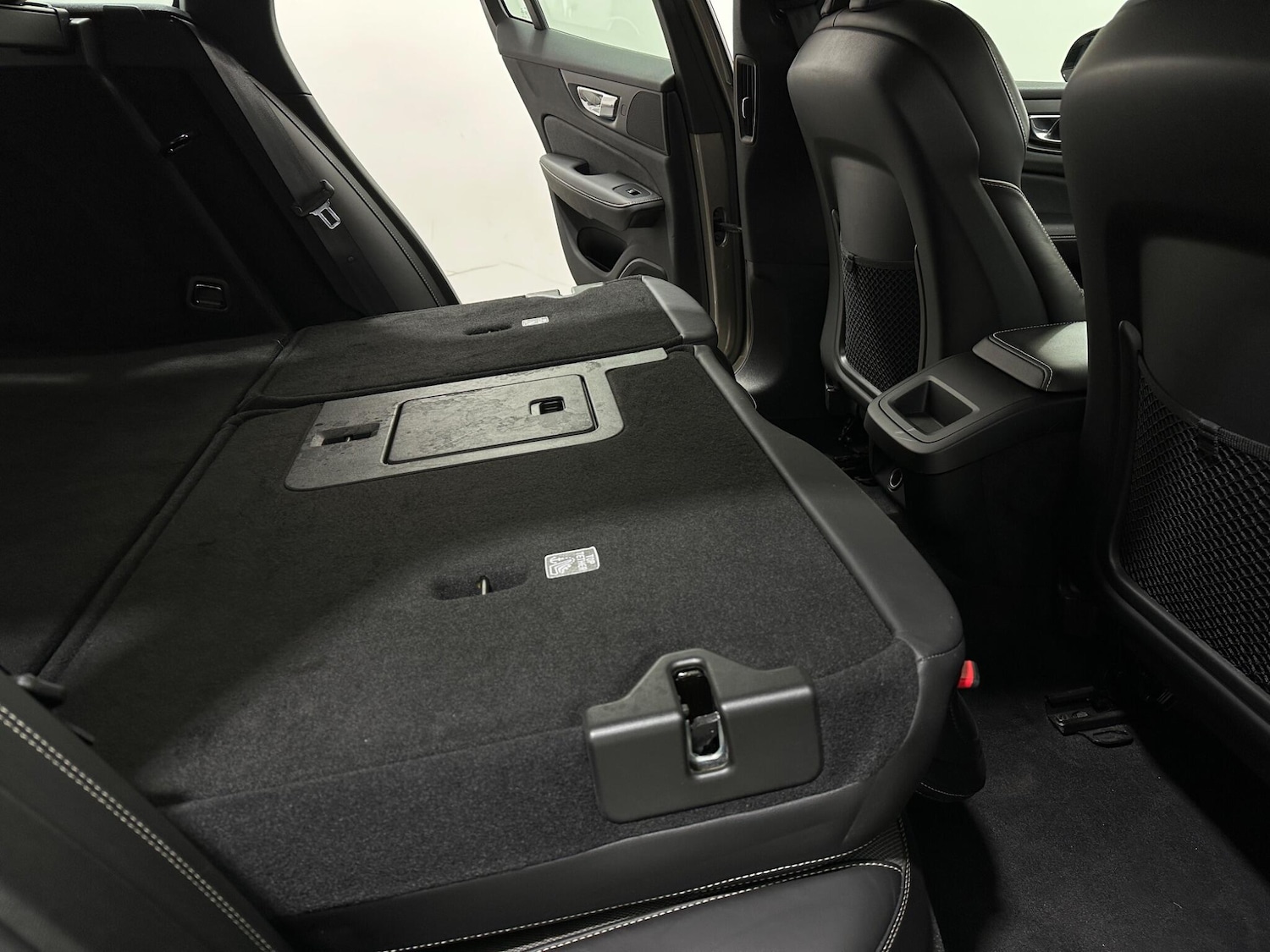 Used Volvo V60 2019 for sale - 78157452: Photo 45