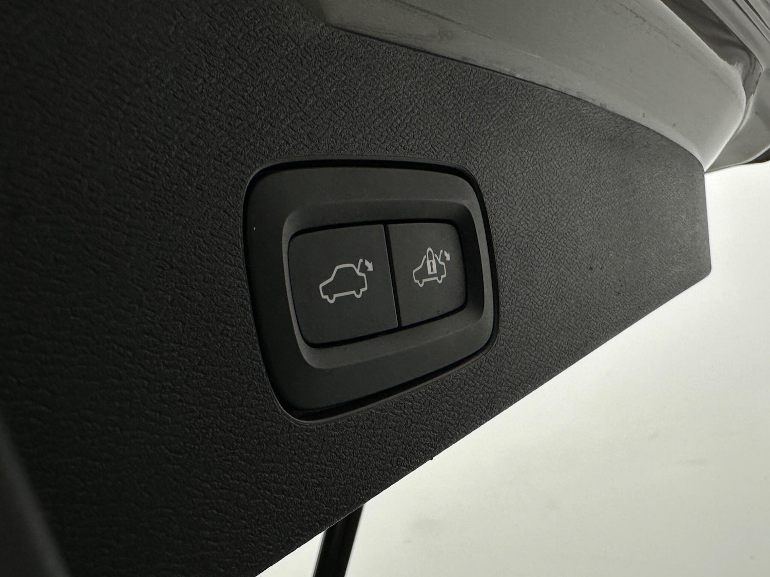 Used Volvo V60 2019 for sale - 78157452: Photo 47