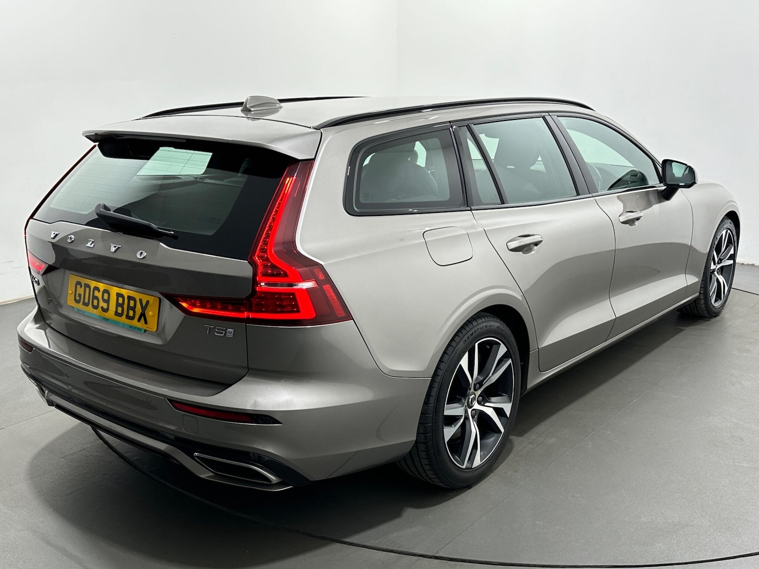 Used Volvo V60 2019 for sale - 78157452: Photo 51