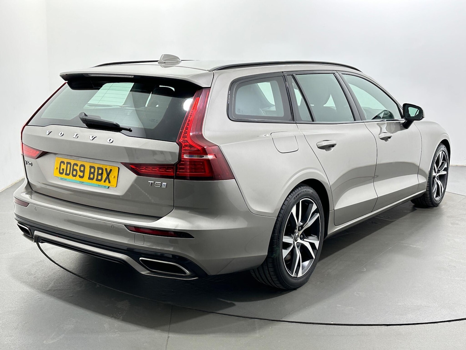 Used Volvo V60 2019 for sale - 78157452: Photo 8