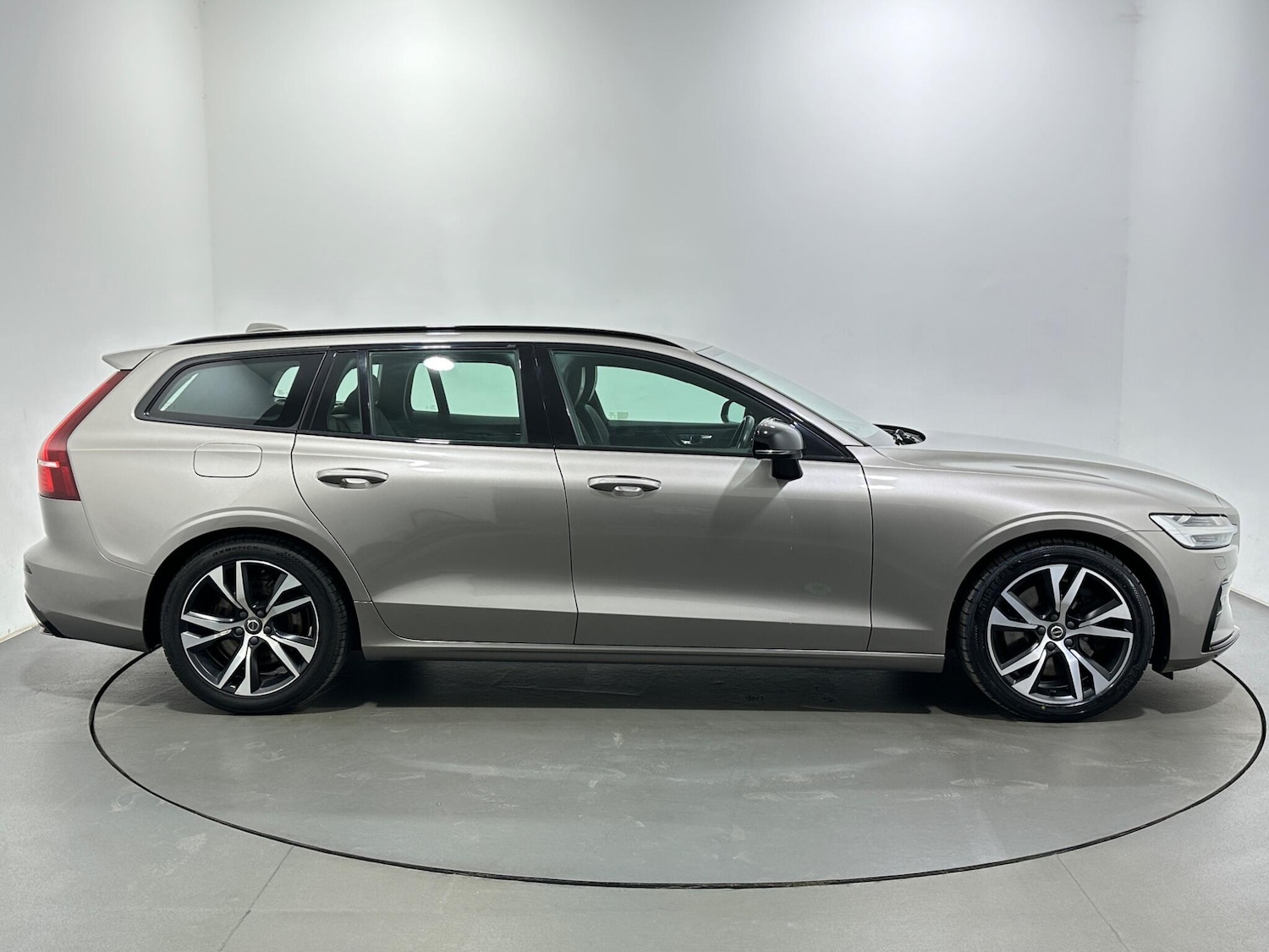 Used Volvo V60 2019 for sale - 78157452: Photo 9