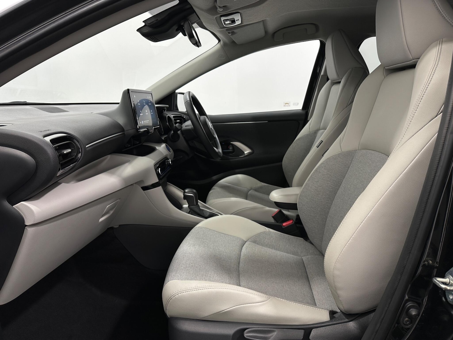 Used Toyota Yaris 2022 for sale - 76878586: Photo 29