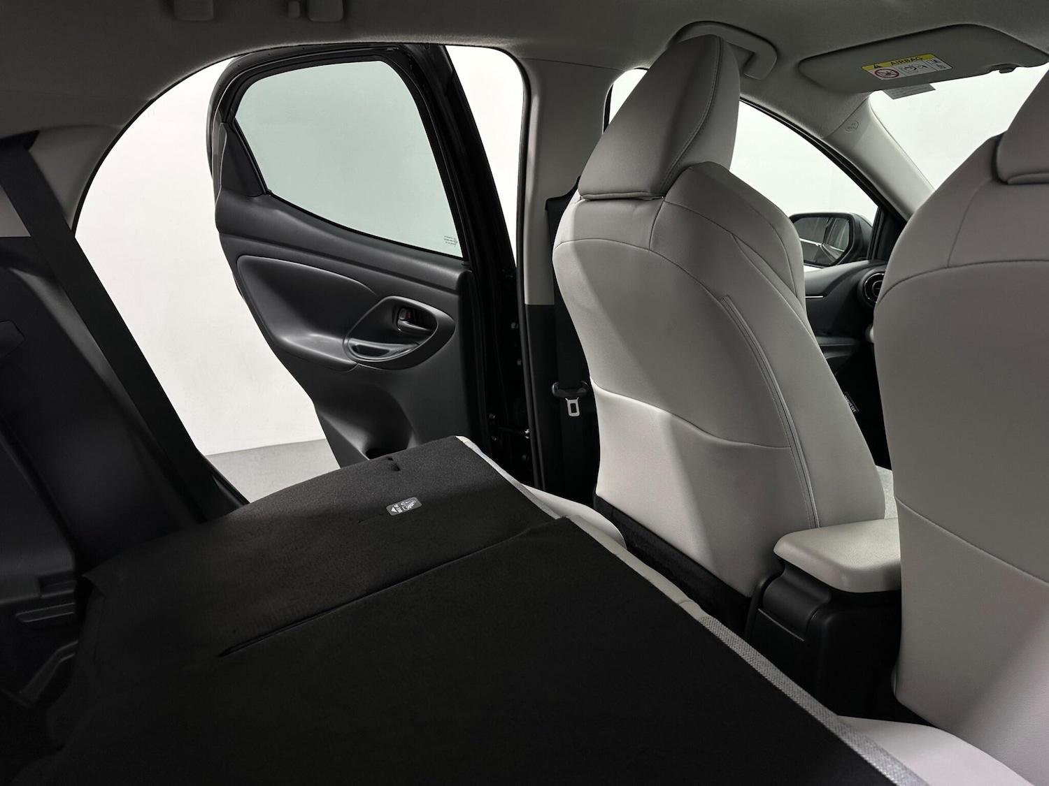 Used Toyota Yaris 2022 for sale - 76878586: Photo 41