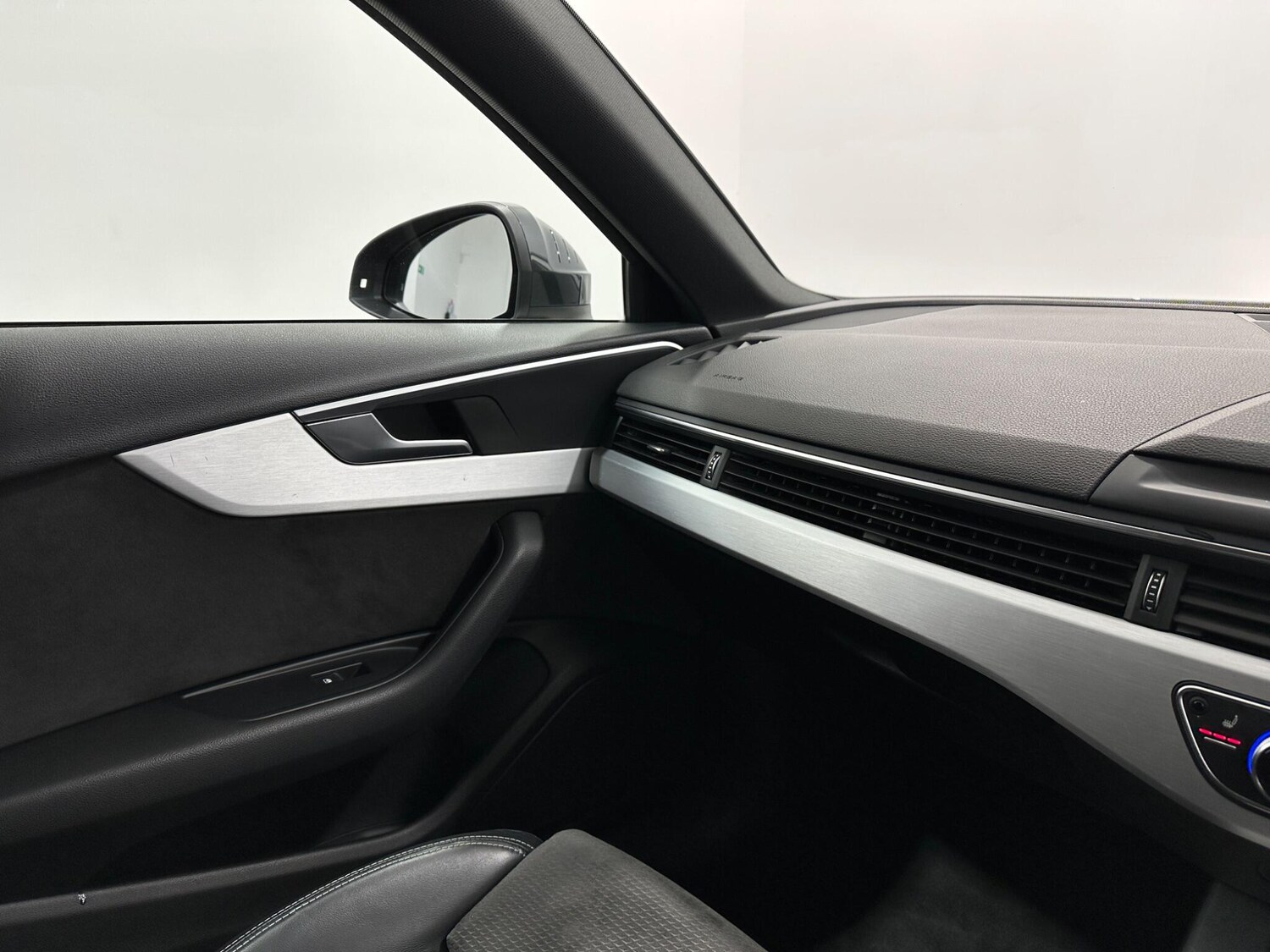 Used Audi A4 Avant for sale - 77784193: Photo 27