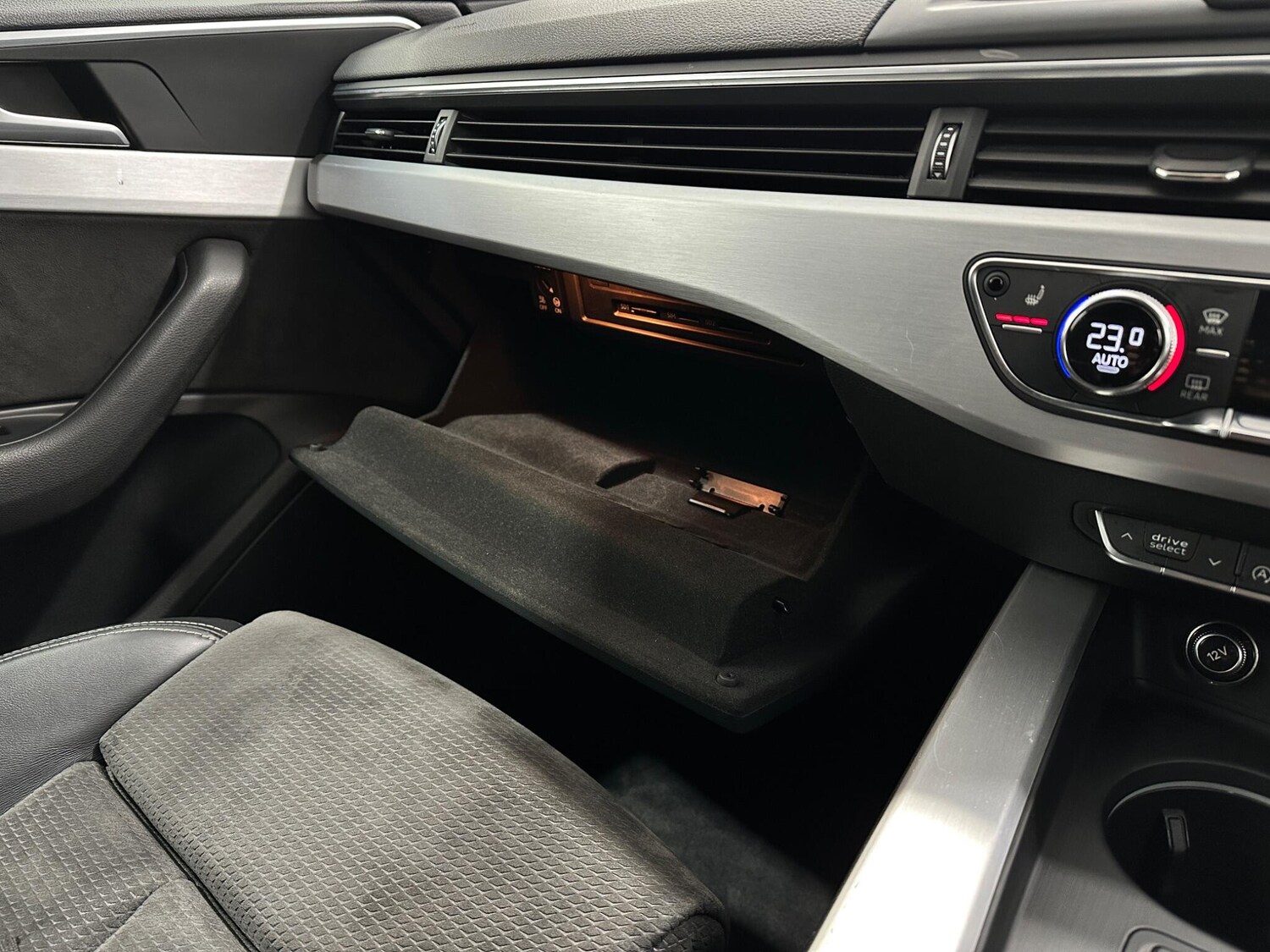 Used Audi A4 Avant for sale - 77784193: Photo 28