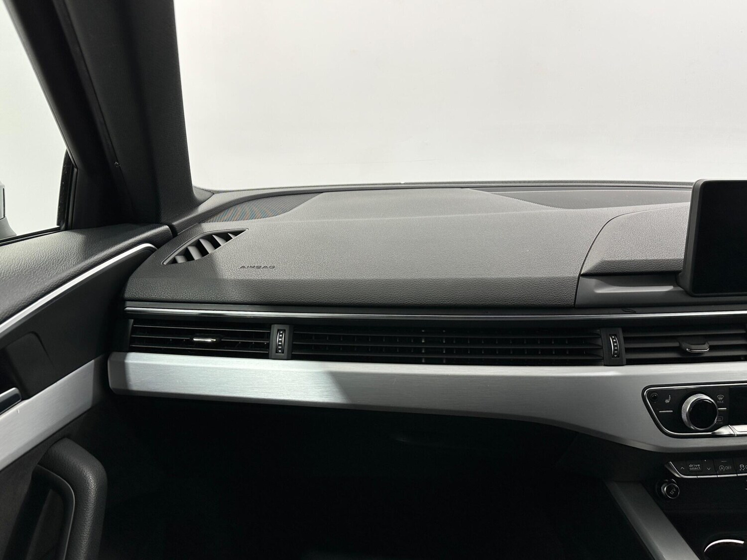 Used Audi A4 Avant for sale - 77784193: Photo 29