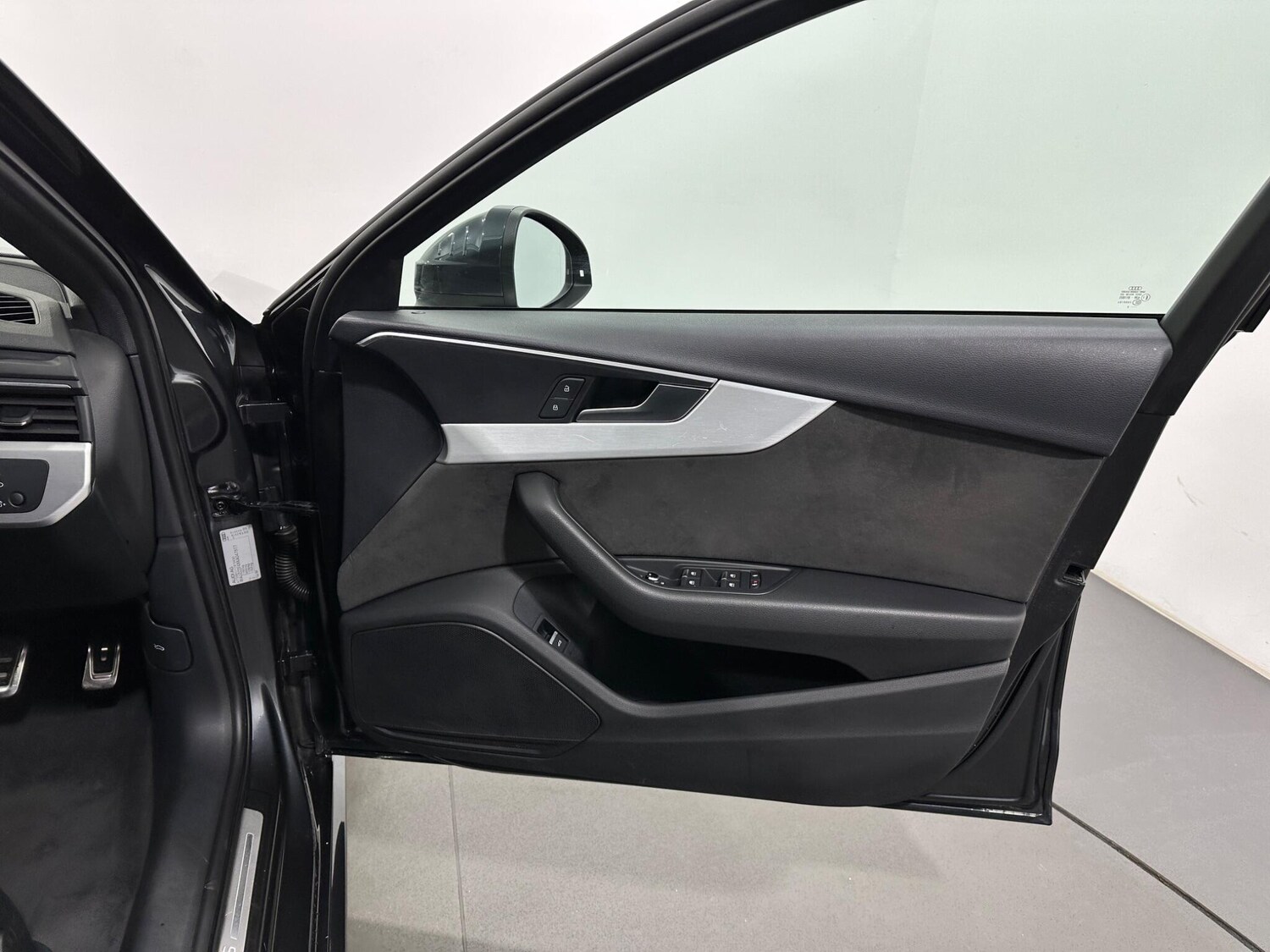 Used Audi A4 Avant for sale - 77784193: Photo 34