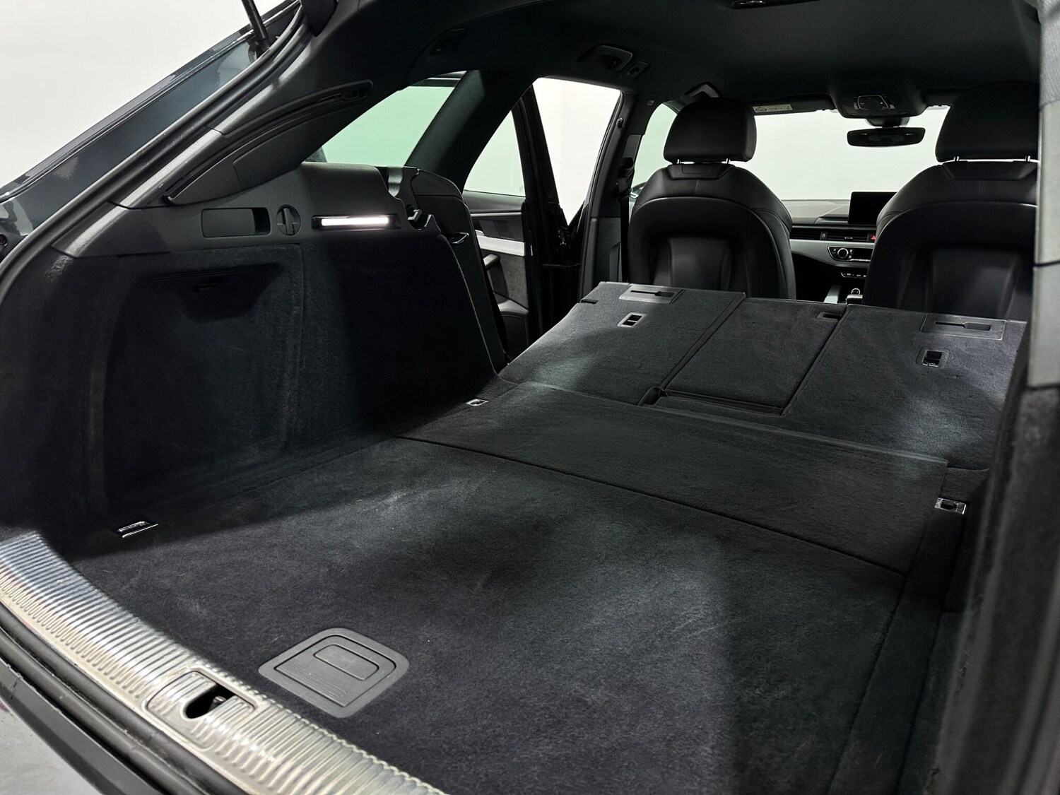 Used Audi A4 Avant for sale - 77784193: Photo 46