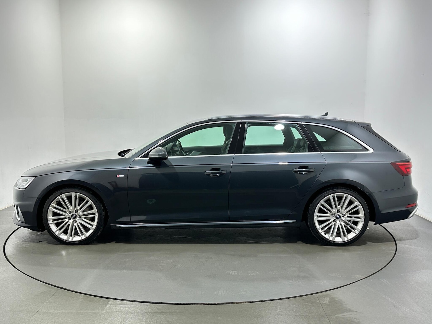 Used Audi A4 Avant for sale - 77784193: Photo 5