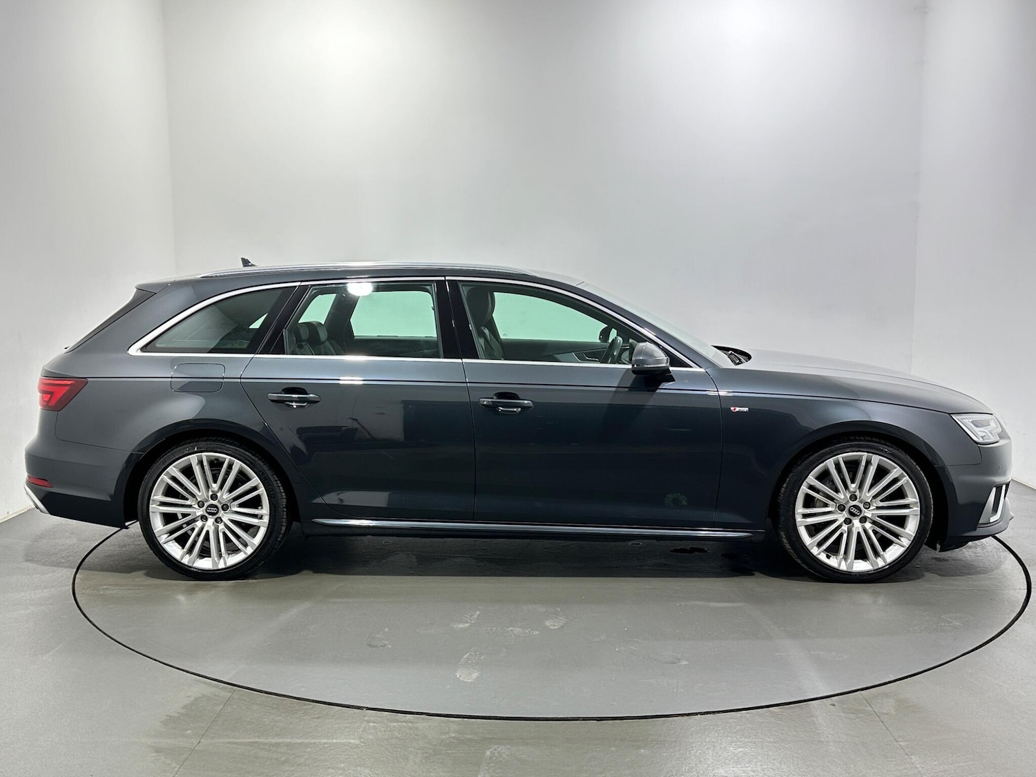 Used Audi A4 Avant for sale - 77784193: Photo 9