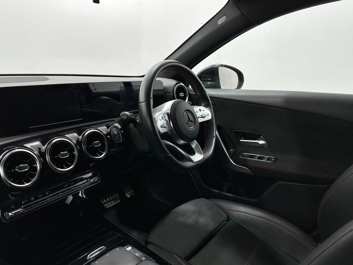 Used Mercedes-Benz A-Class for sale - 77977696: Photo 32