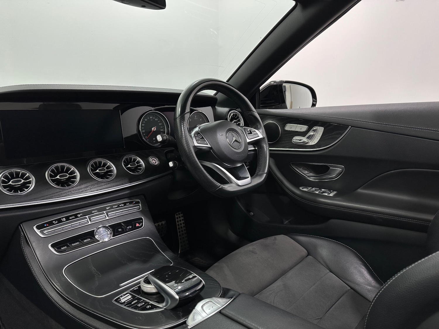 Used Mercedes-Benz E Class 2018 for sale - 77097992: Photo 32