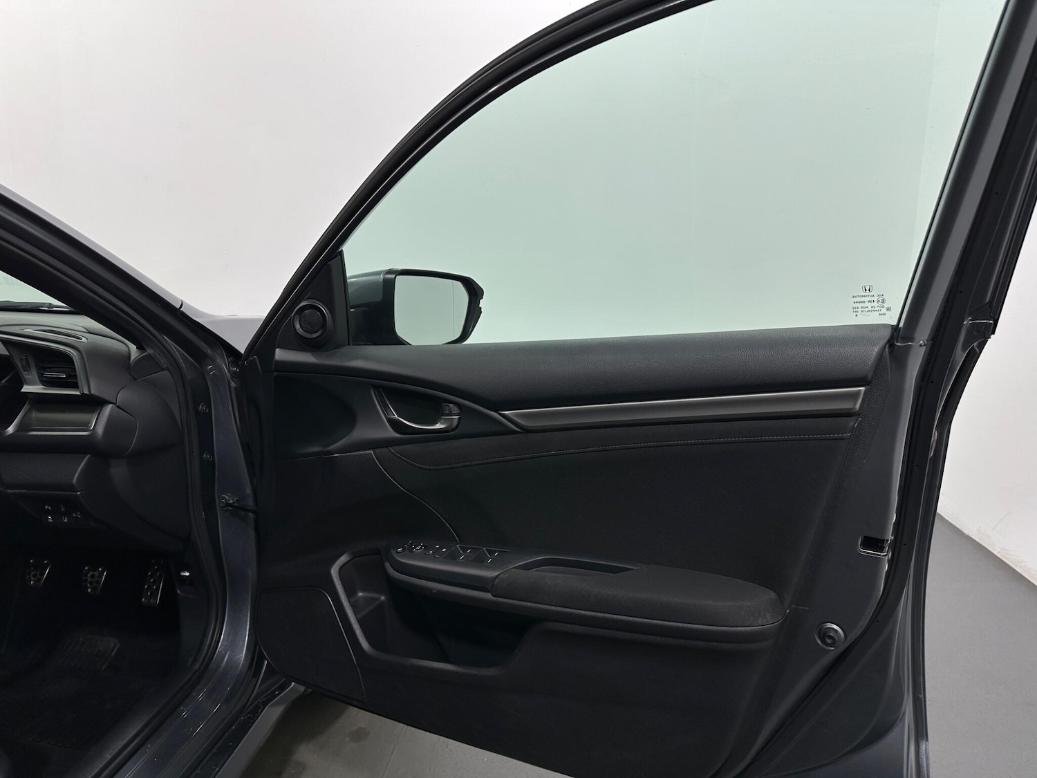 Used Honda Civic 2018 for sale - 76913321: Photo 29