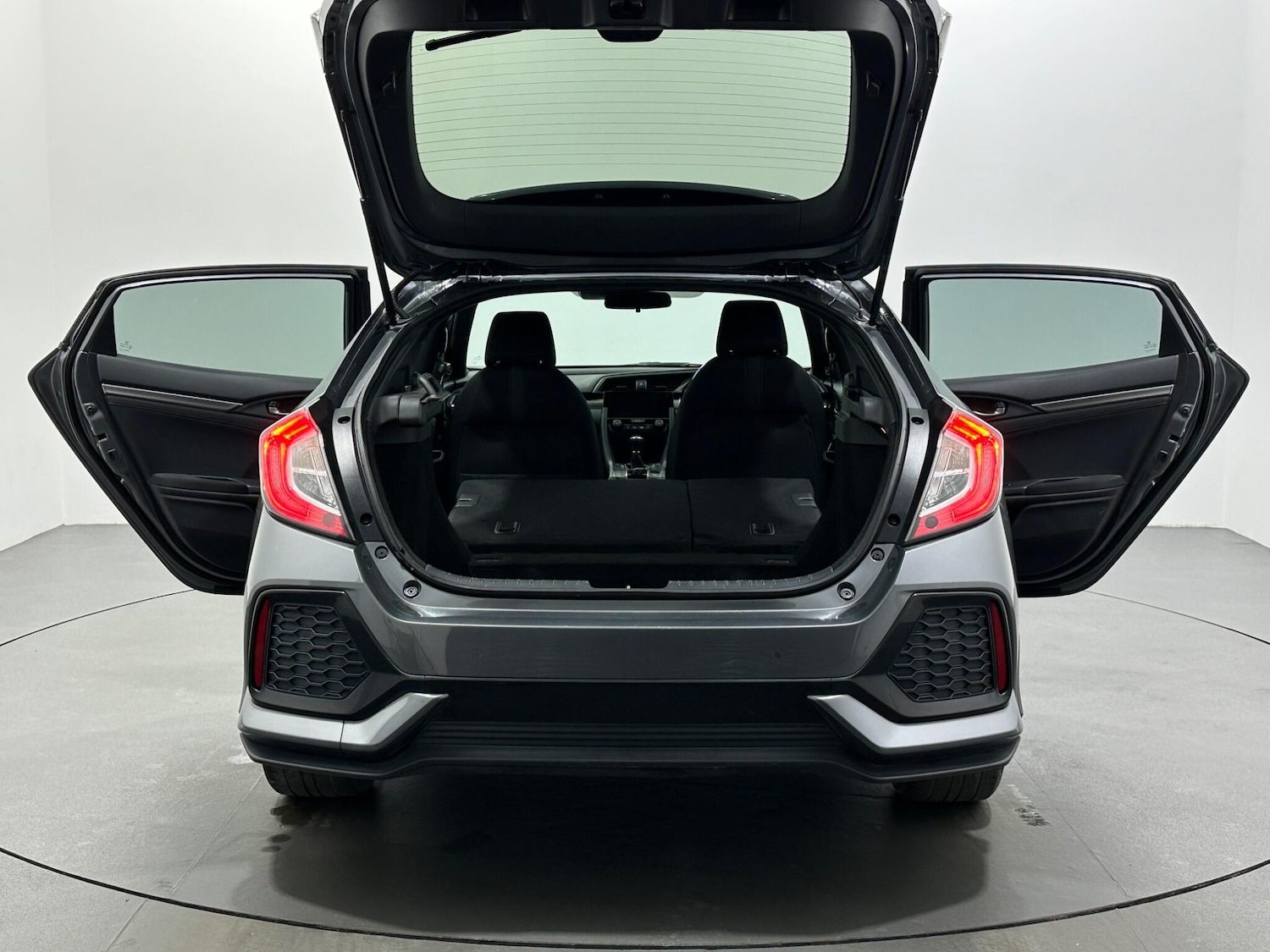 Used Honda Civic 2018 for sale - 76913321: Photo 39