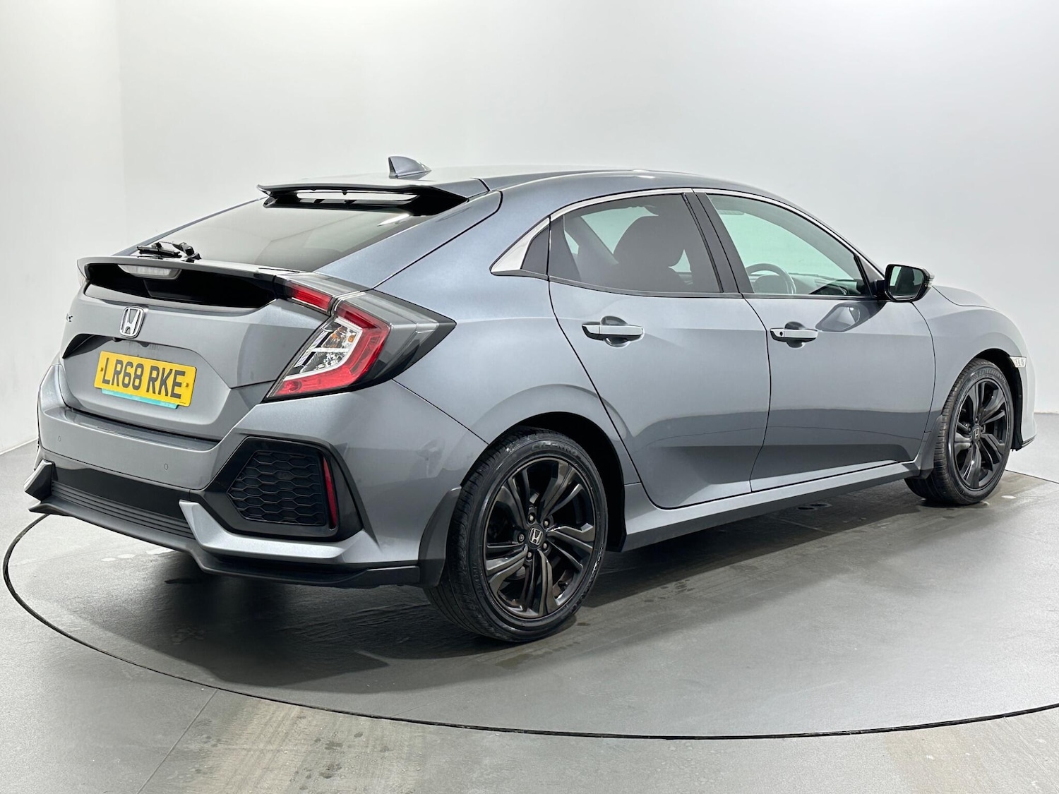 Used Honda Civic 2018 for sale - 76913321: Photo 8