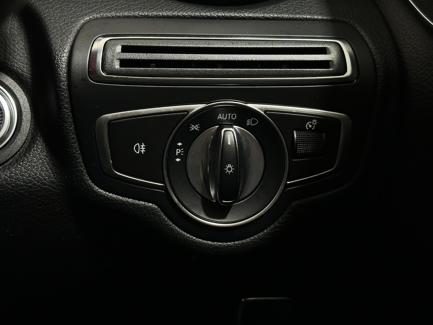 Used Mercedes-Benz C Class 2018 for sale - 76878459: Photo 16